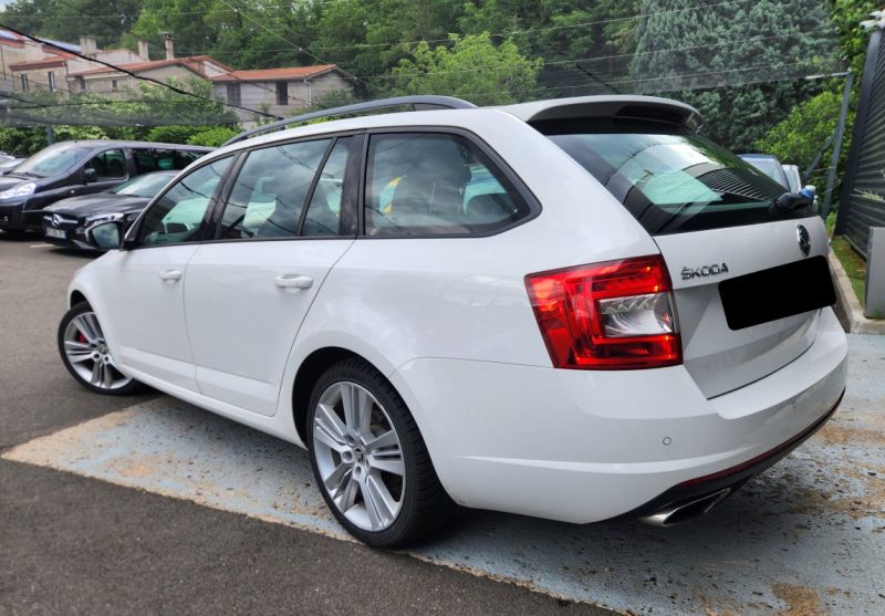 SKODA OCTAVIA COMBI 2.0 TSI 220 RS break*XENON*CUIR*