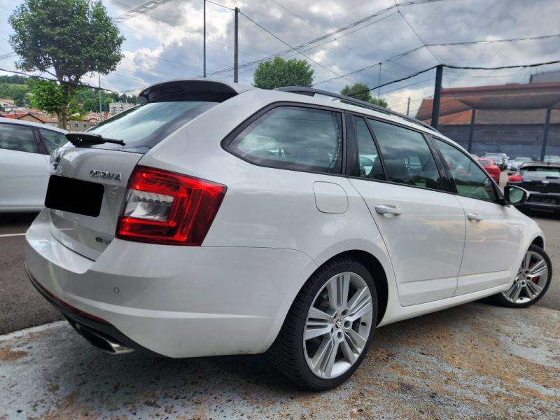 SKODA OCTAVIA COMBI 2.0 TSI 220 RS break*XENON*CUIR*