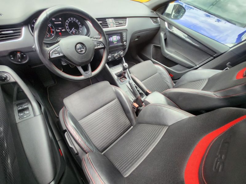 SKODA OCTAVIA COMBI 2.0 TSI 220 RS break*XENON*CUIR*