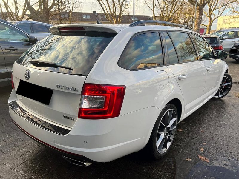 SKODA OCTAVIA COMBI 2.0 TSI 220 RS*GPS*CUIR*XENON*1°MAIN*