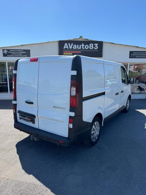 RENAULT  TRAFIC 2018 1.6 Dci 120CV / Moteur à Chaine / Attelage / CT OK 