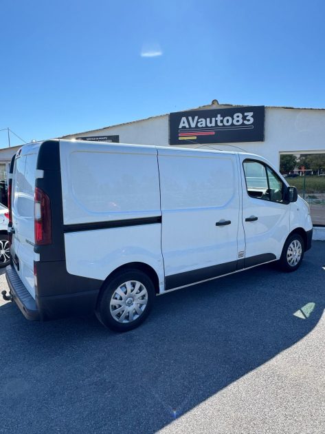 RENAULT  TRAFIC 2018 1.6 Dci 120CV / Moteur à Chaine / Attelage / CT OK 
