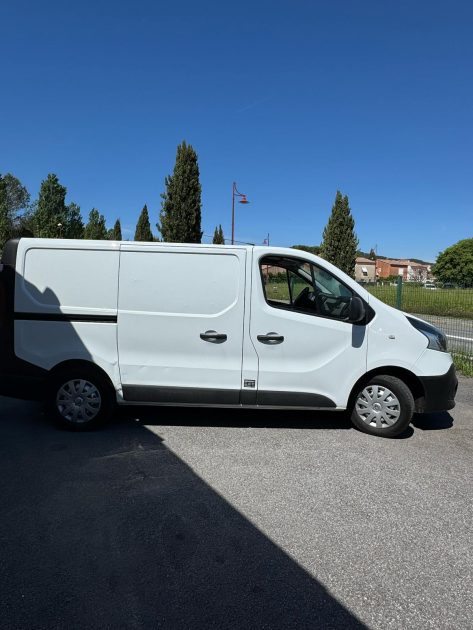 RENAULT  TRAFIC 2018 1.6 Dci 120CV / Moteur à Chaine / Attelage / CT OK 