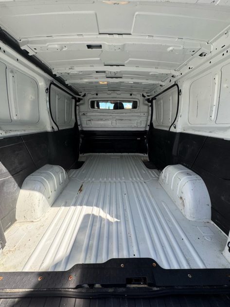 RENAULT  TRAFIC 2018 1.6 Dci 120CV / Moteur à Chaine / Attelage / CT OK 