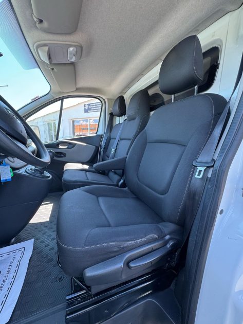 RENAULT  TRAFIC 2018 1.6 Dci 120CV / Moteur à Chaine / Attelage / CT OK 