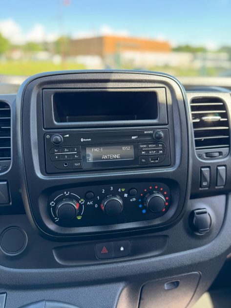 RENAULT  TRAFIC 2018 1.6 Dci 120CV / Moteur à Chaine / Attelage / CT OK 