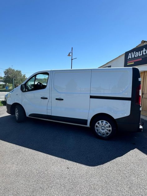 RENAULT  TRAFIC 2018 1.6 Dci 120CV / Moteur à Chaine / Attelage / CT OK 