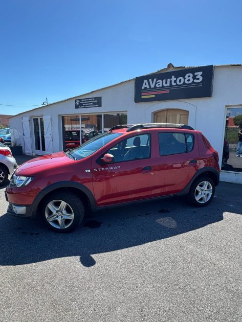 DACIA SANDERO Stepway 1.5Dci 90CV / Distribution Neuve / CT OK /Révisée 