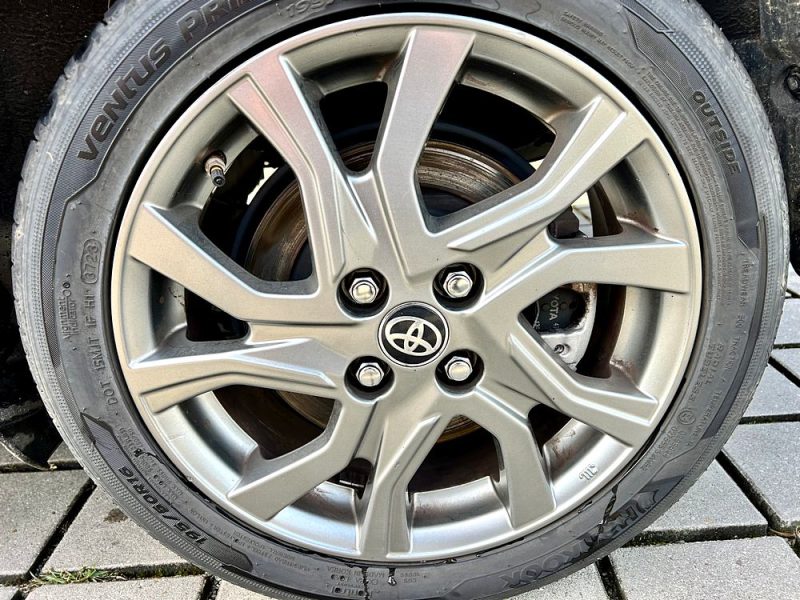 TOYOTA YARIS 100 VVT-I LOUNGE CVT