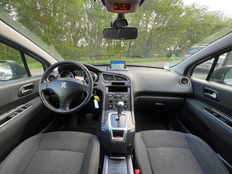 PEUGEOT 5008 2014