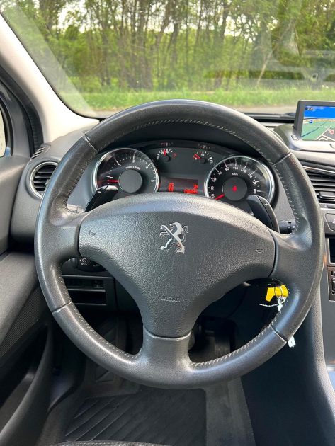 PEUGEOT 5008 2014