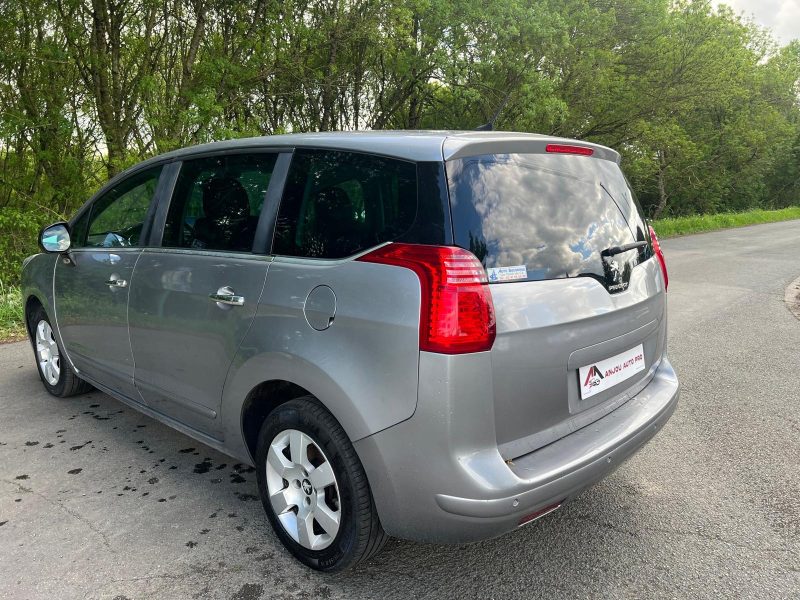 PEUGEOT 5008 2014
