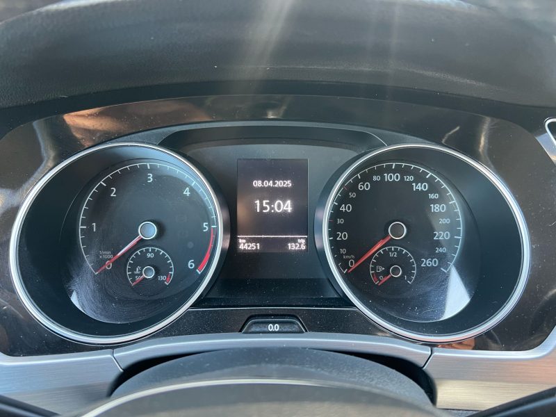 VOLKSWAGEN TOURAN 2020