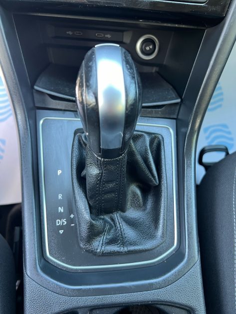 VOLKSWAGEN TOURAN 2020