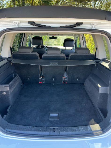 VOLKSWAGEN TOURAN 2020