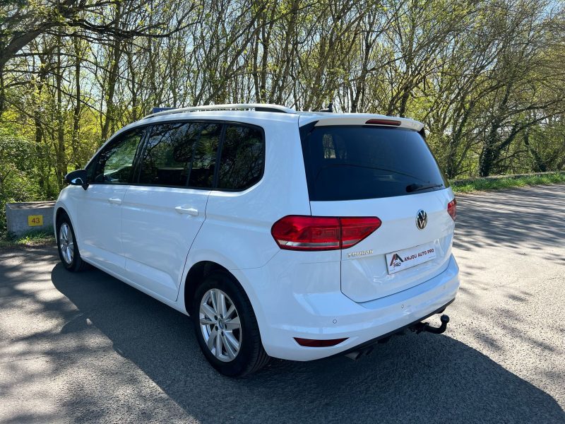 VOLKSWAGEN TOURAN 2020