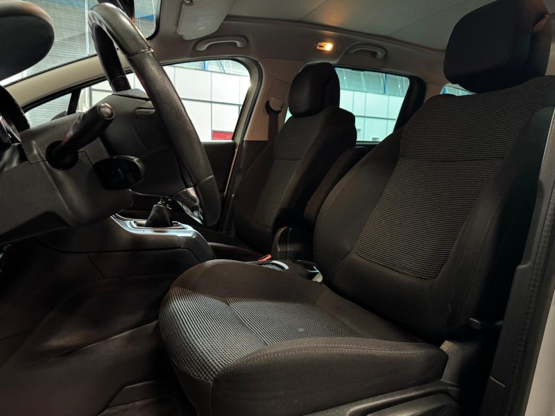 PEUGEOT 5008 2.0 HDI 150 Allure