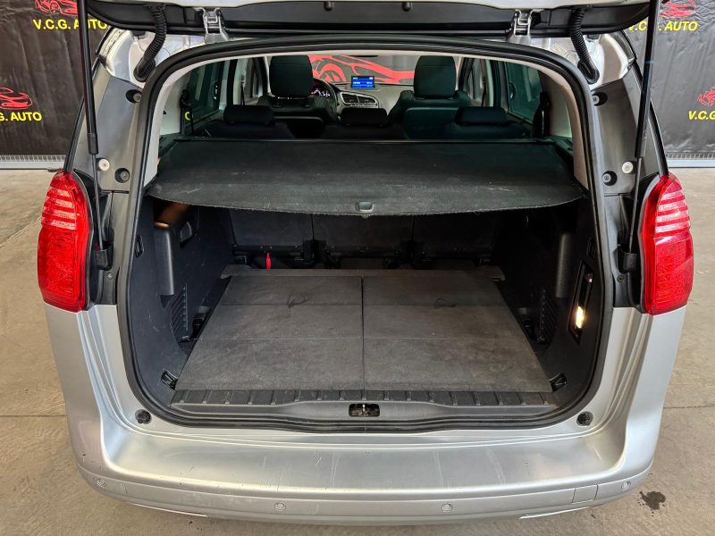 PEUGEOT 5008 2.0 HDI 150 Allure