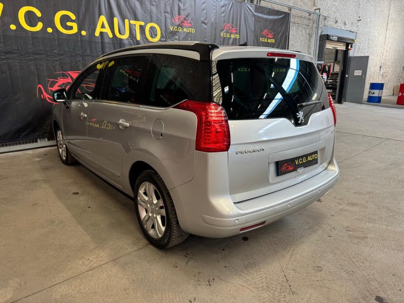 PEUGEOT 5008 2.0 HDI 150 Allure