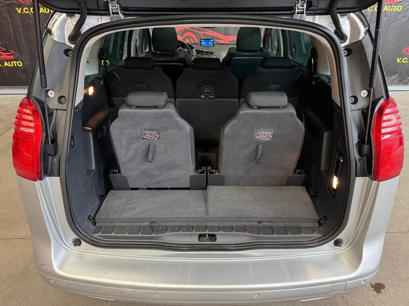 PEUGEOT 5008 2.0 HDI 150 Allure