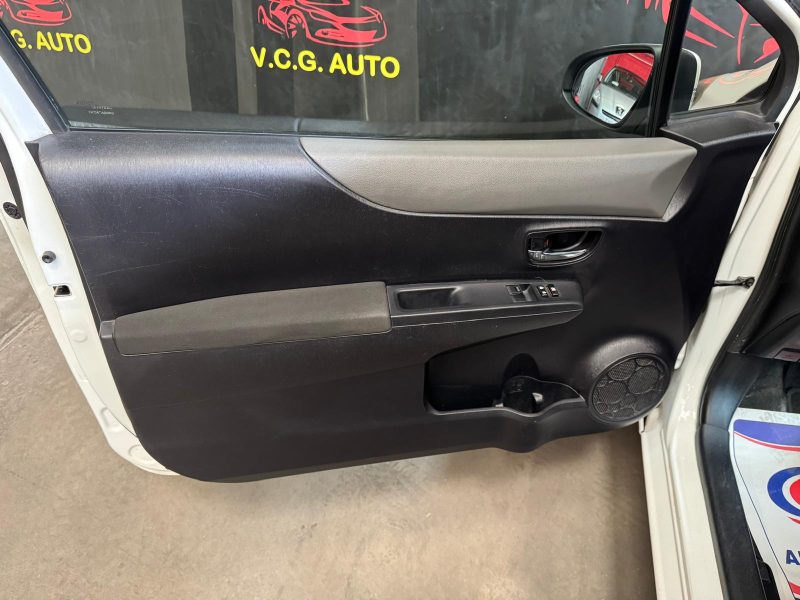 TOYOTA YARIS 1.4 D4D 90 Dynamic 