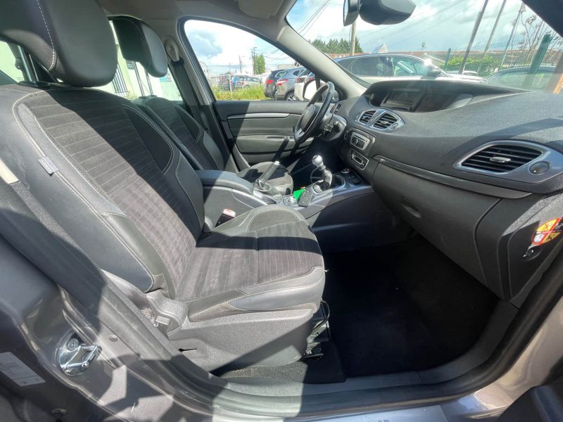 RENAULT MEGANE SCENIC 2015 XMOD BOSE 1.2i - 16V TCE 130CV CRIT'AIR 1