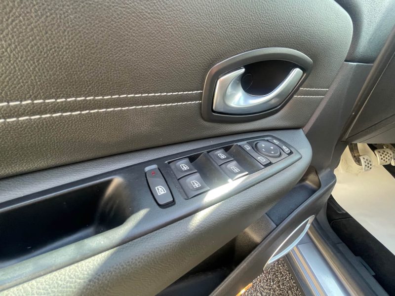 RENAULT MEGANE SCENIC 2015 XMOD BOSE 1.2i - 16V TCE 130CV CRIT'AIR 1