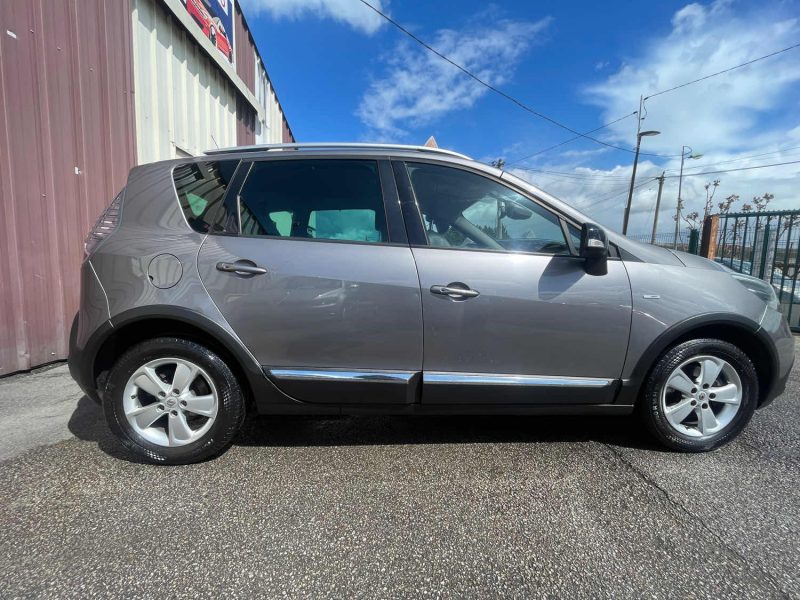 RENAULT MEGANE SCENIC 2015 XMOD BOSE 1.2i - 16V TCE 130CV CRIT'AIR 1