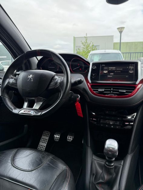 PEUGEOT 208 GTI 200 cv