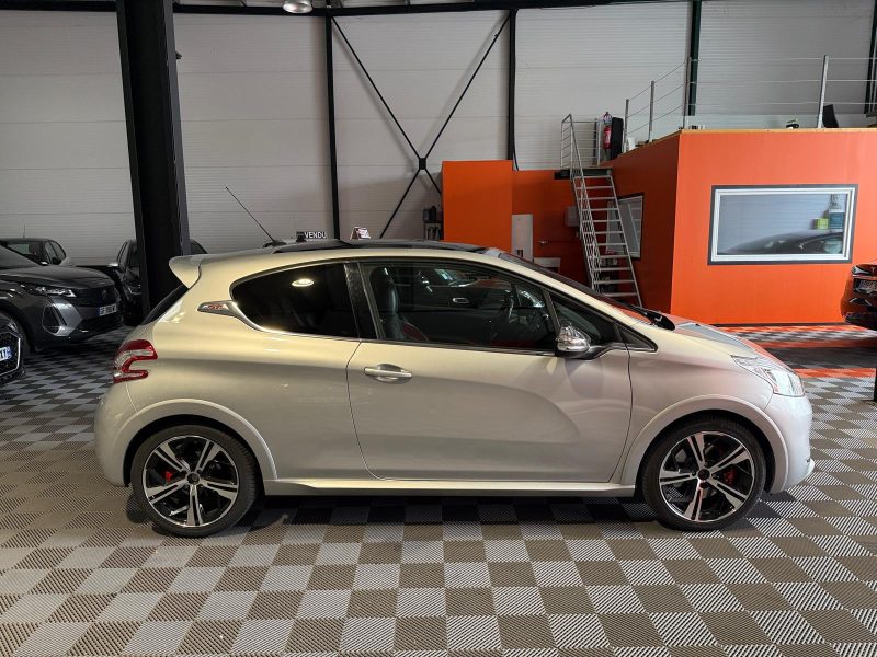 PEUGEOT 208 GTI 200 cv