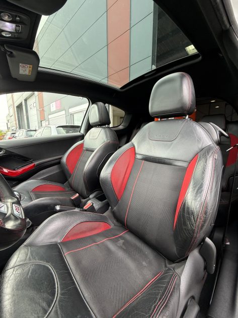 PEUGEOT 208 GTI 200 cv