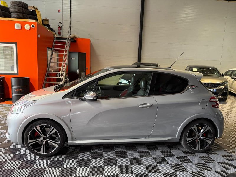 PEUGEOT 208 GTI 200 cv