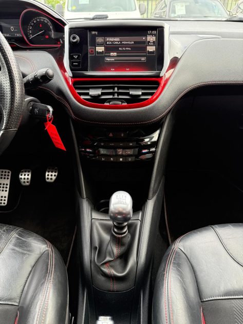 PEUGEOT 208 GTI 200 cv