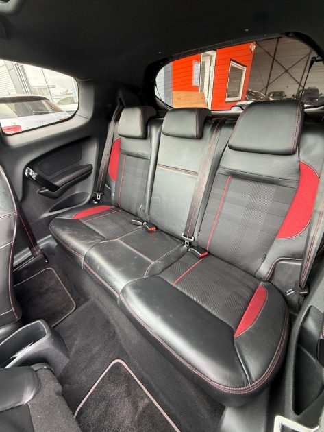 PEUGEOT 208 GTI 200 cv