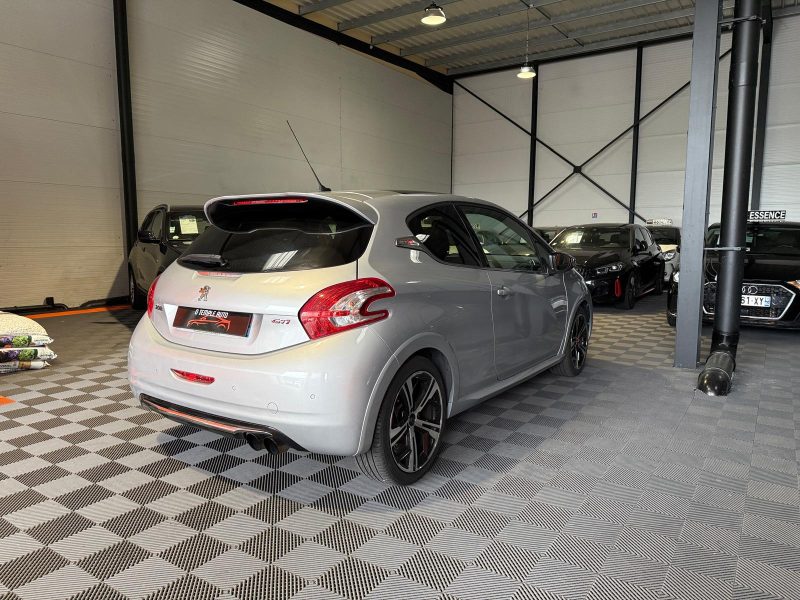PEUGEOT 208 GTI 200 cv