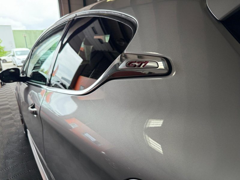 PEUGEOT 208 GTI 200 cv