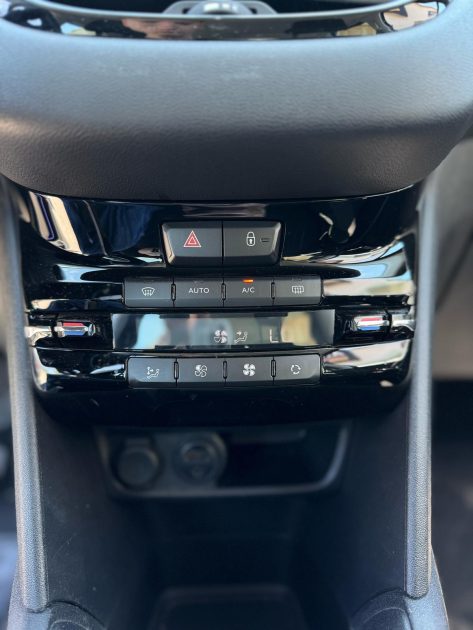 PEUGEOT  208 2012 Active 1.4 Vti 95cv / Moteur à Chaine ! / CT OK / Révisée 