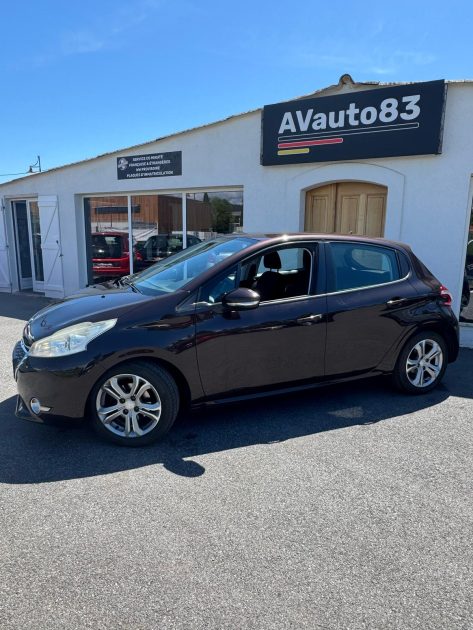 PEUGEOT 208 2012 Active 1.4 VTI 95CV / Moteur à Chaine ! / CT OK / Révisée 