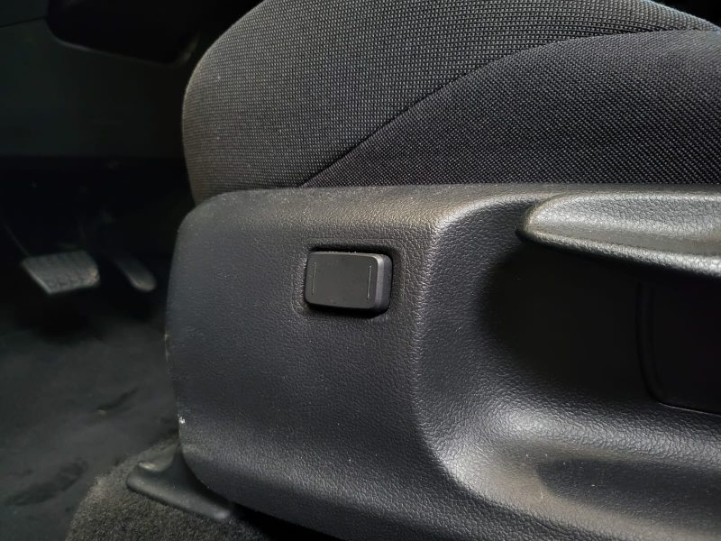 TOYOTA C-HR 1.8 140 DESIGN NG23 / VOLANT CHAUFFANT / SIEGES CHAUFFANTS / REGULATEUR ADAPTATIF