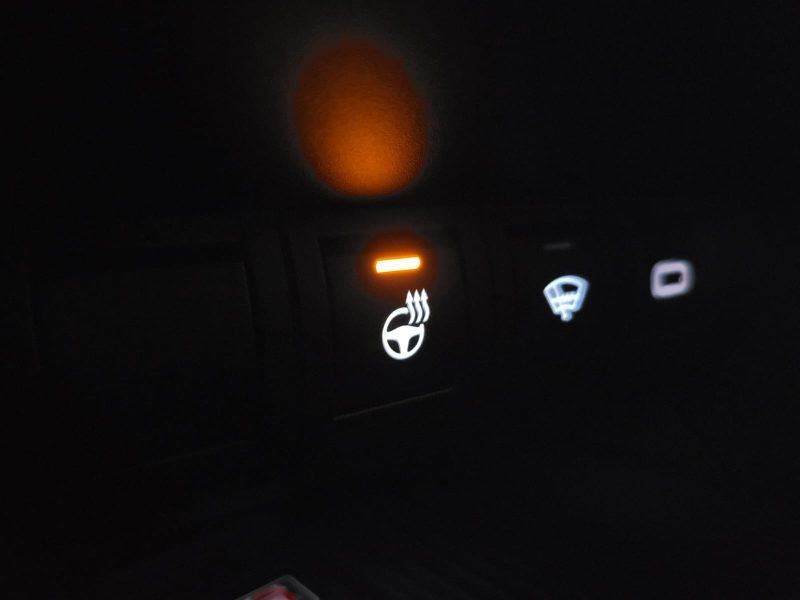 TOYOTA C-HR 1.8 140 DESIGN NG23 / VOLANT CHAUFFANT / SIEGES CHAUFFANTS / REGULATEUR ADAPTATIF