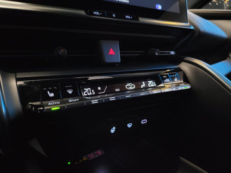 TOYOTA C-HR 1.8 140 DESIGN NG23 / VOLANT CHAUFFANT / SIEGES CHAUFFANTS / REGULATEUR ADAPTATIF