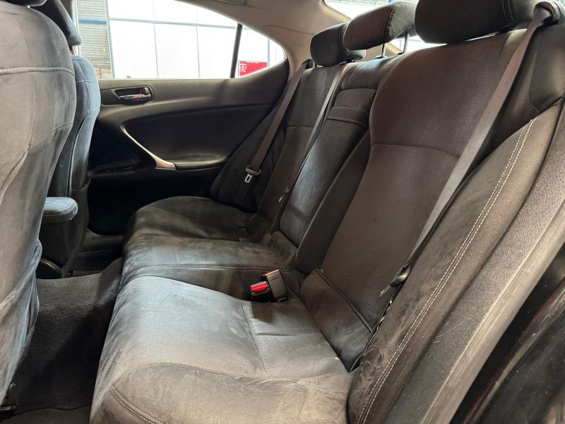 LEXUS IS220 220D 2.2D 177 LUXE