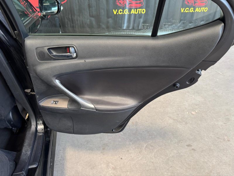 LEXUS IS220 220D 2.2D 177 LUXE