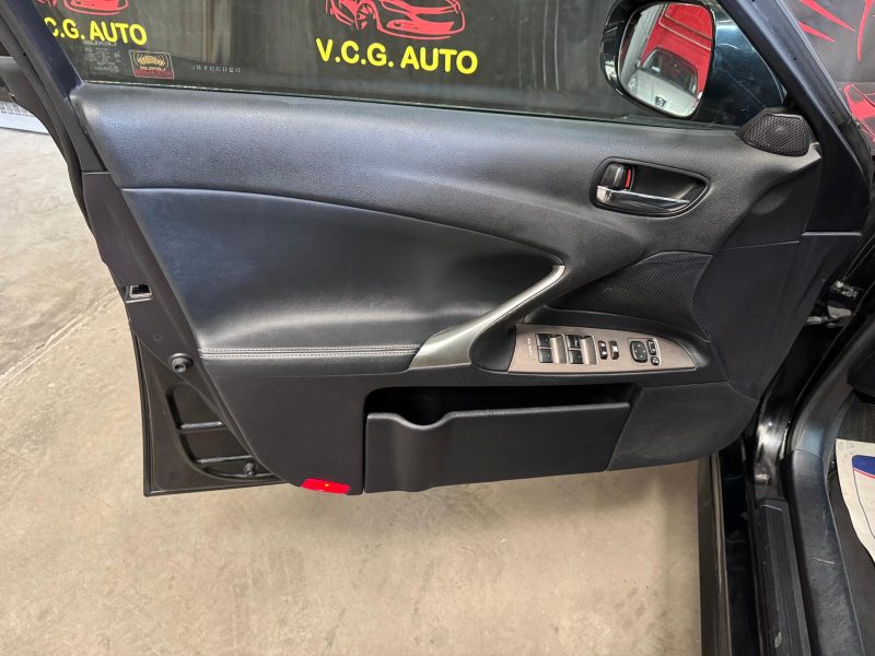 LEXUS IS220 220D 2.2D 177 LUXE