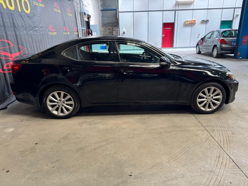 LEXUS IS220 220D 2.2D 177 LUXE