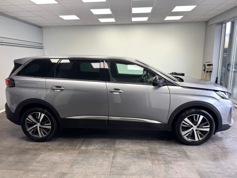 PEUGEOT 5008 2022