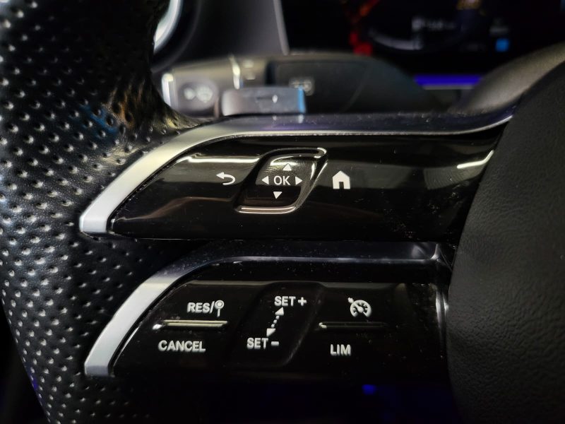 MERCEDES CLASSE E 300 de 306cv AMG LINE / SUIVI MERCEDES / TOIT OUVRANT / SIEGES ELECTRIQUES / CARPL