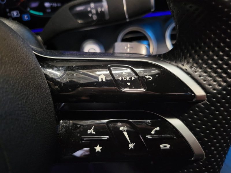 MERCEDES CLASSE E 300 de 306cv AMG LINE / SUIVI MERCEDES / TOIT OUVRANT / SIEGES ELECTRIQUES / CARPL