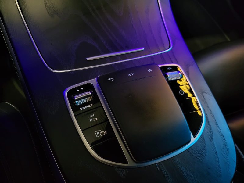 MERCEDES CLASSE E 300 de 306cv AMG LINE / SUIVI MERCEDES / TOIT OUVRANT / SIEGES ELECTRIQUES / CARPL