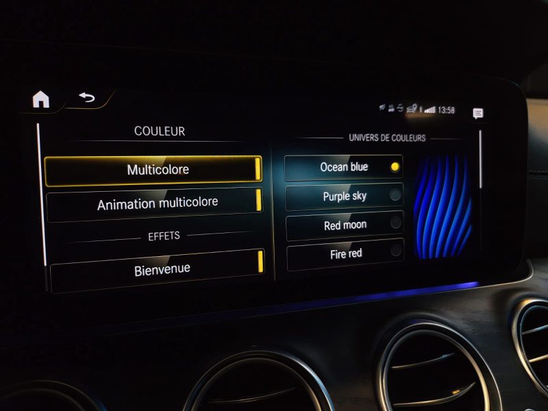 MERCEDES CLASSE E 300 de 306cv AMG LINE / SUIVI MERCEDES / TOIT OUVRANT / SIEGES ELECTRIQUES / CARPL